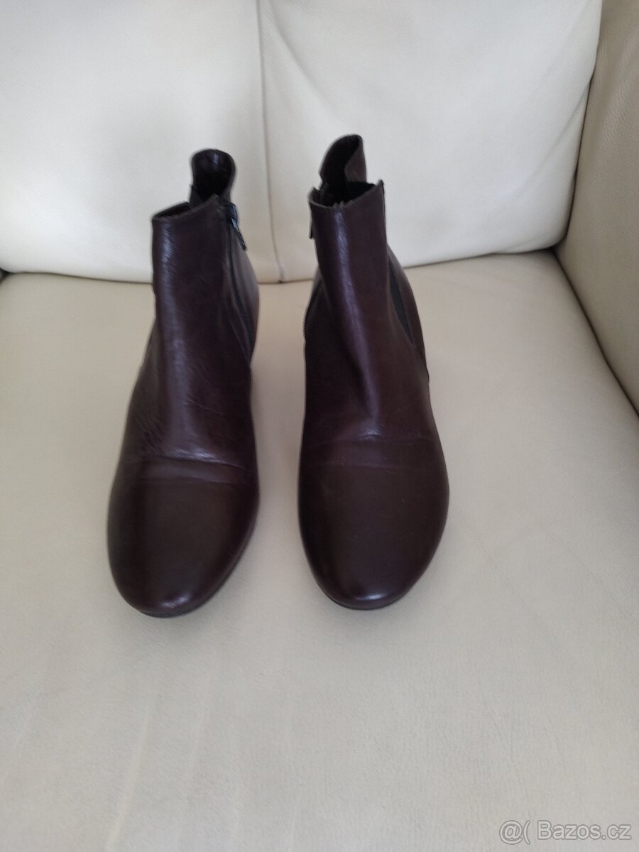 Kotníčkové boty na platformě vel. 40 - 10