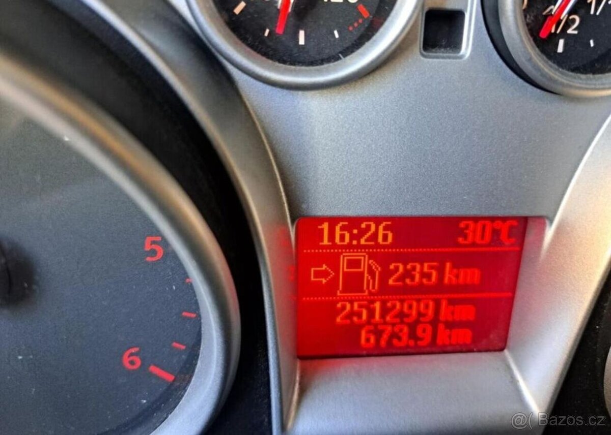 Ford Focus 1,6 TDCI Trend nafta manuál 80 kw - 10