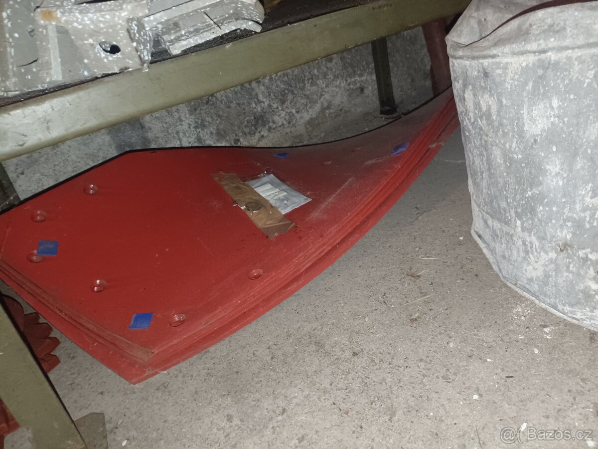 Pluh Kverneland PB-100 6radl. - 10