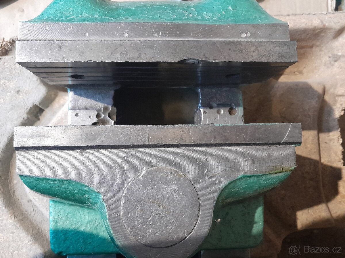 Masivní strojní svěrák 250mm Odpočet DPH - 10