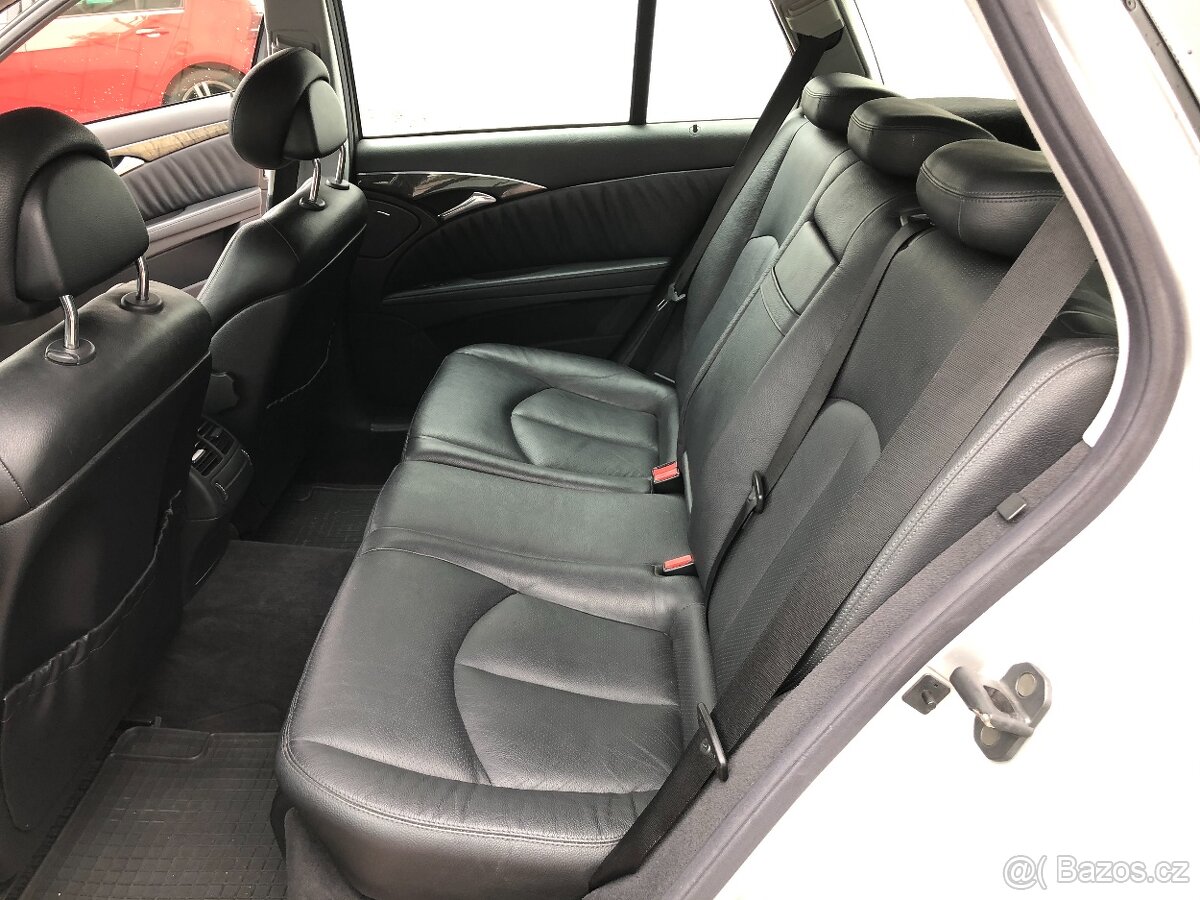 Mercedes Benz E 220 CDI - 10