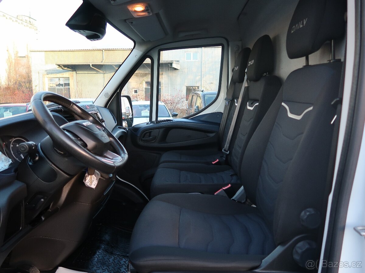 Iveco Daily 3.0 35S18,132kW,1majČR,L3H2,automat - 10