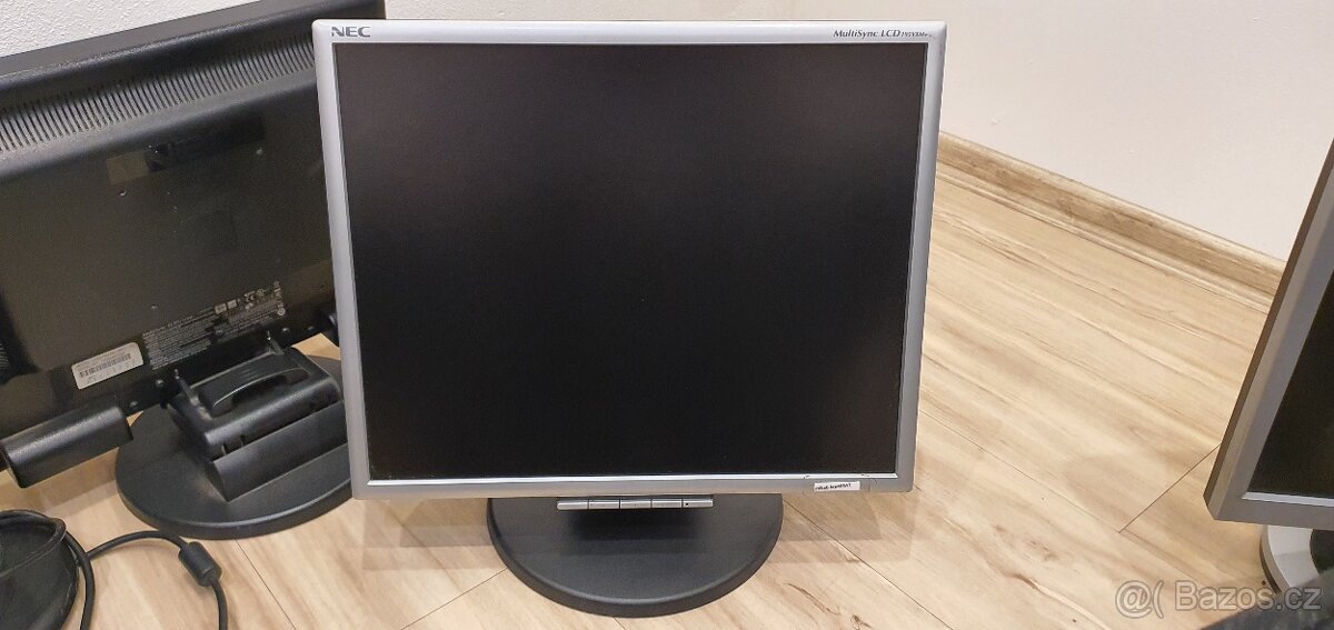 LCD monitory, D-SUB, DVI, reproduktory, Lenovo, Nec, Samsung - 10