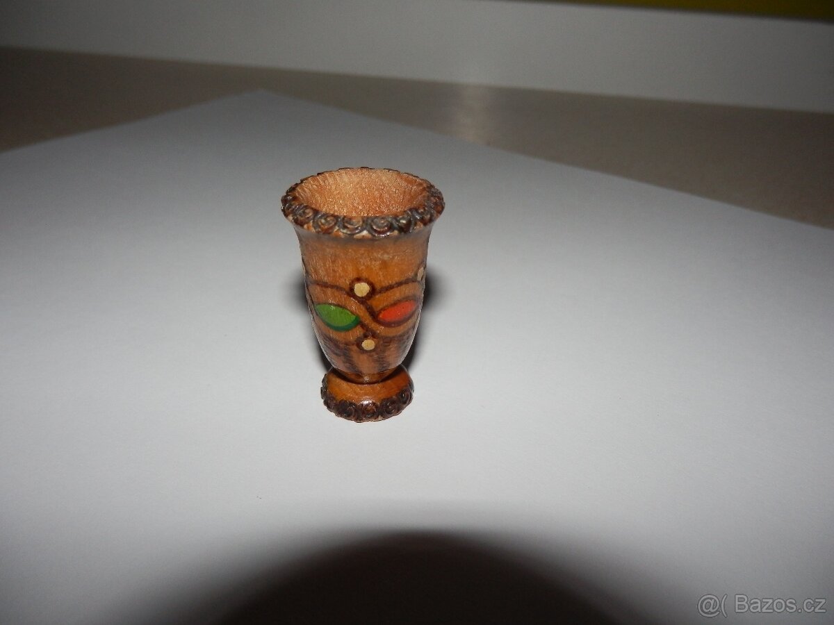 Porcelánové vázičky, košík, pejsek, ovečka, kačer - 10