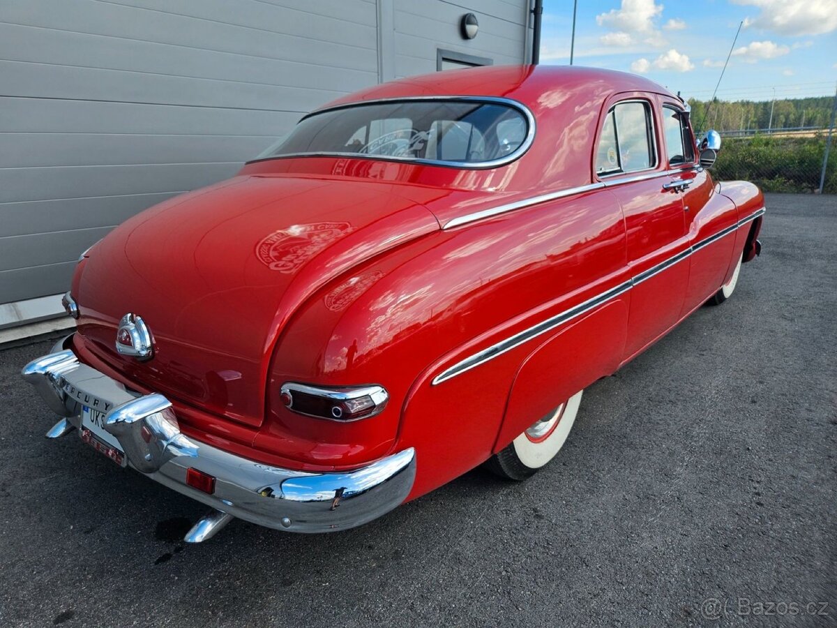 1950 Mercury Eight Sport Sedan - 10