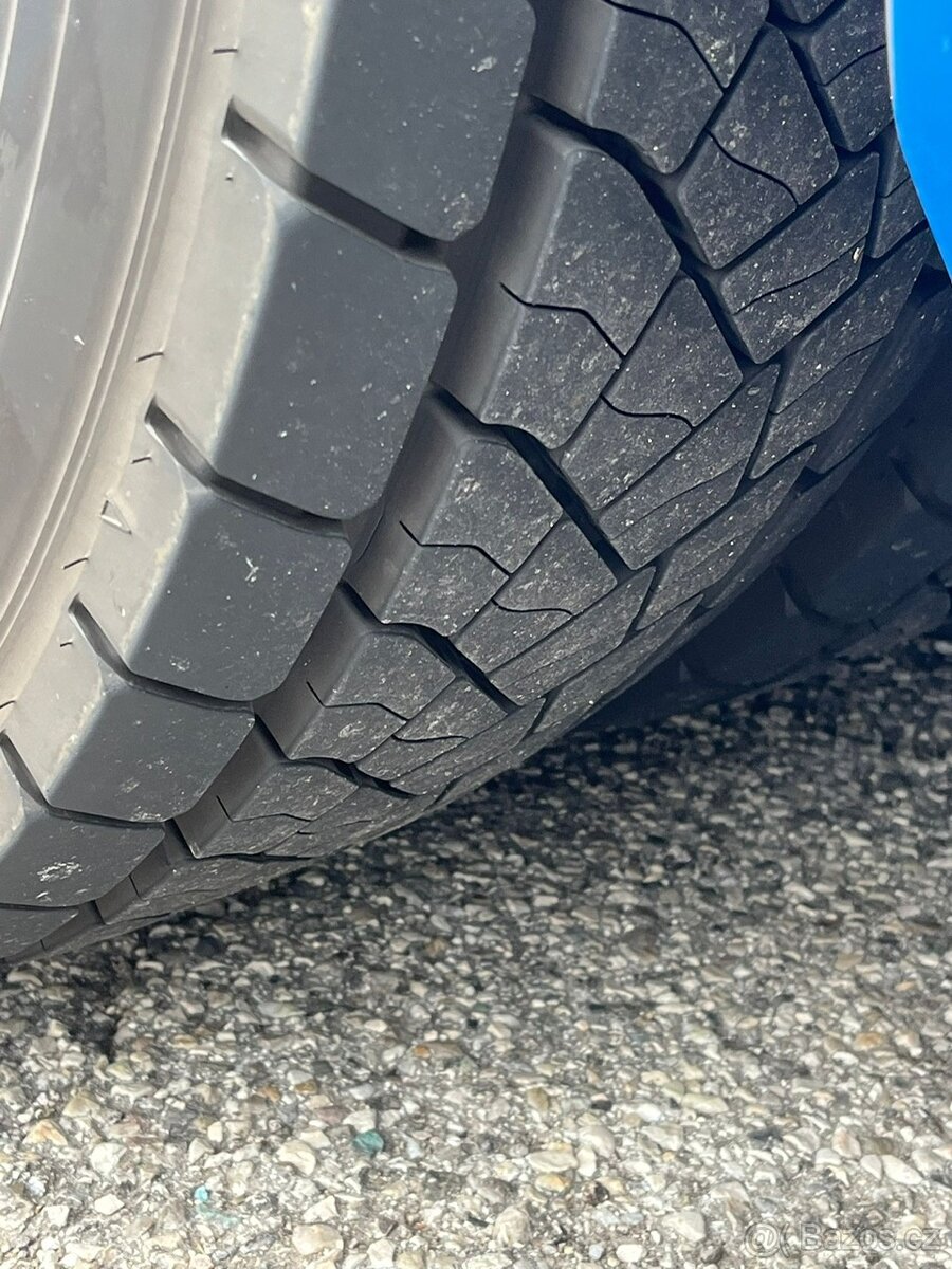 Dálkový autobus ISUZU VISIGO Euro 6 35+2 - 10