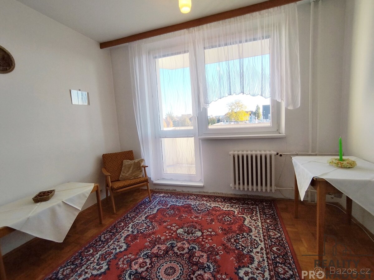 Nabízím vám k prodeji krásný byt 3+1 s lodžií v Holešově. - 10