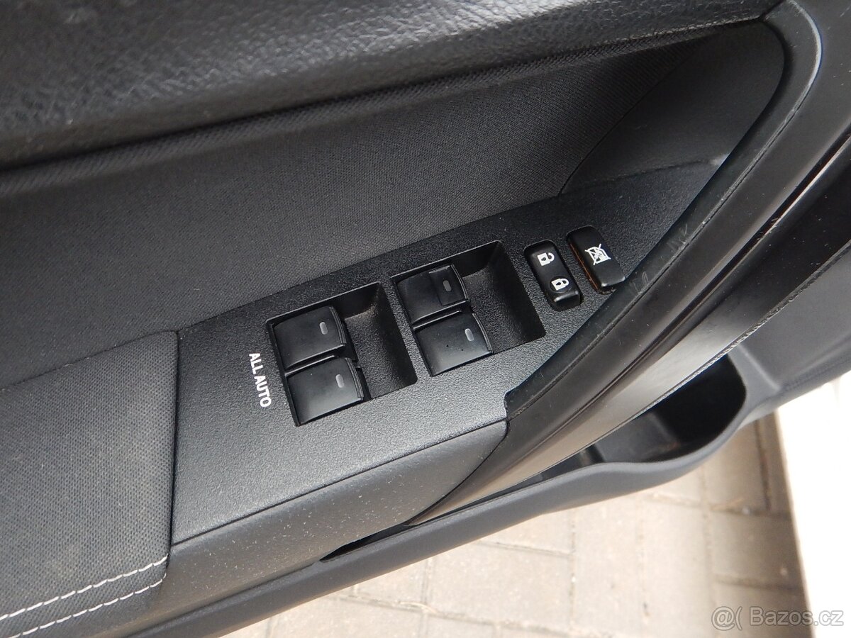 TOYOTA Corolla 1.6 VVTi, AUTOMAT, ČR - 10