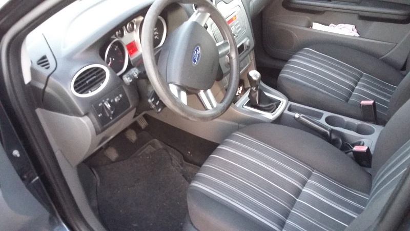Prodám Ford Focus kombi, r.v. 2008, 1.6 benzín (74kW) - 10