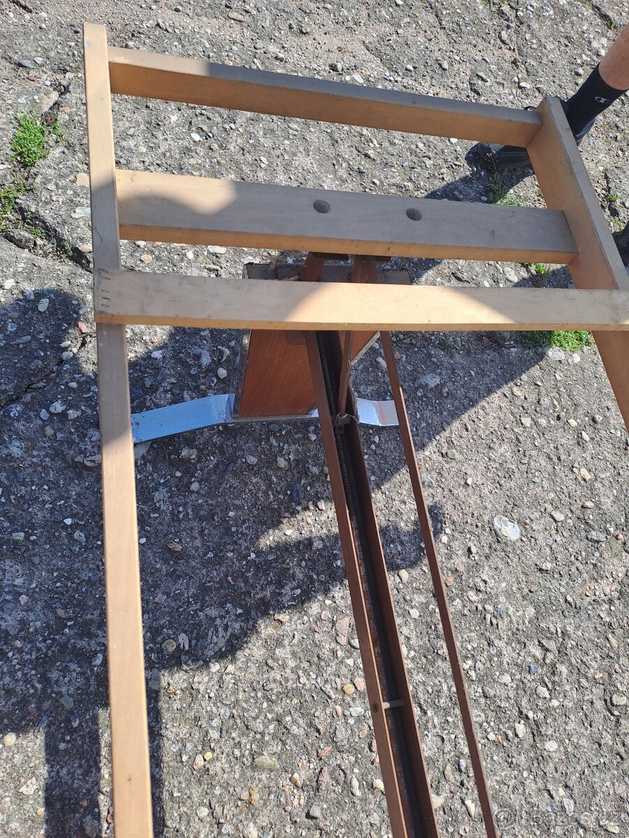 chromovaný stavitelný konferenční stolek - 10