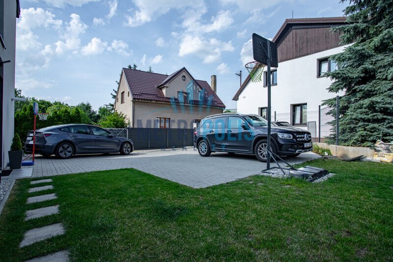 Luxusní novostavba 5+kk s wellness zázemím a špičkovým vybav - 10