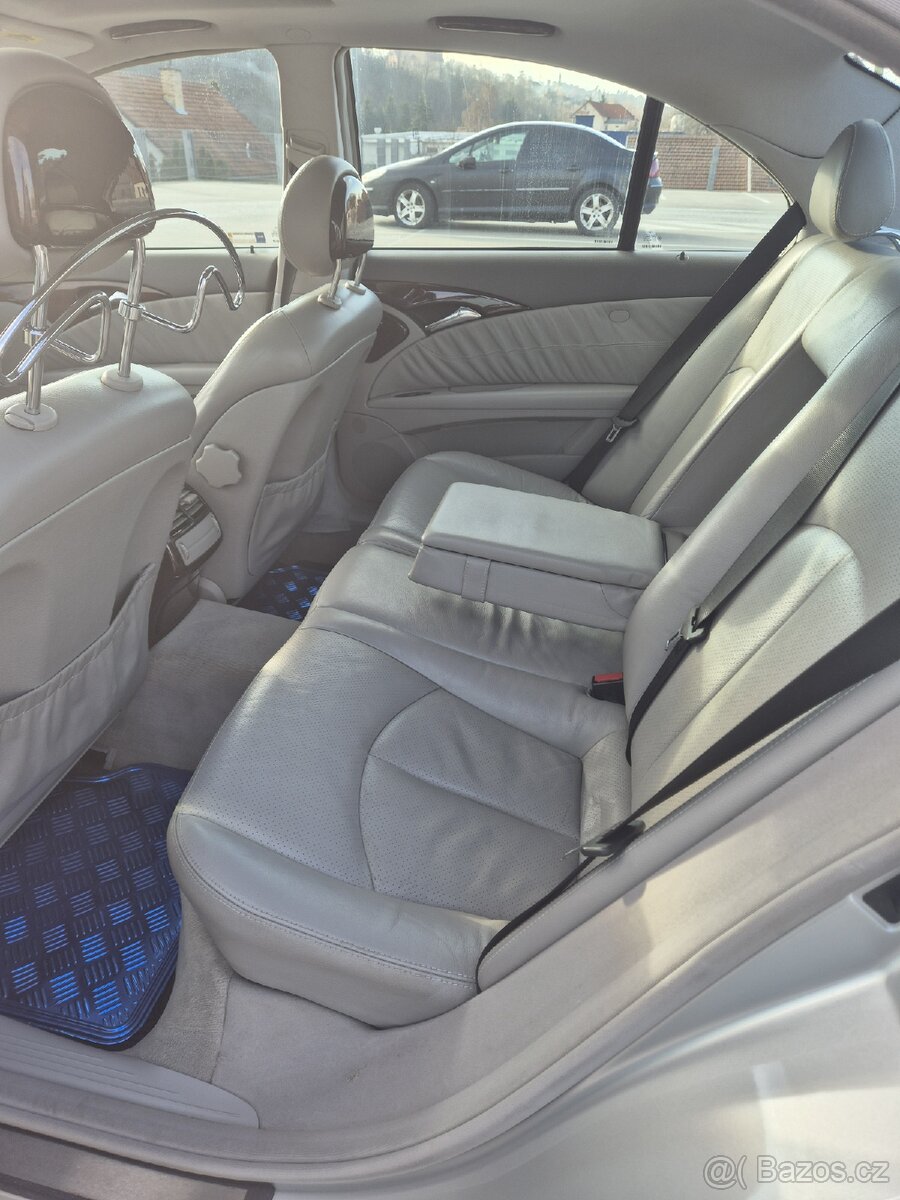 Mercedes-Benz W211 E 220 CDI - 10