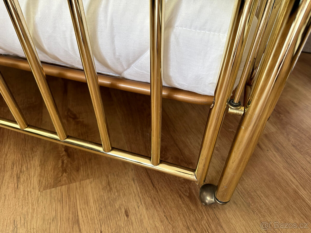 Zlatá postýlka pro miminko. - 10