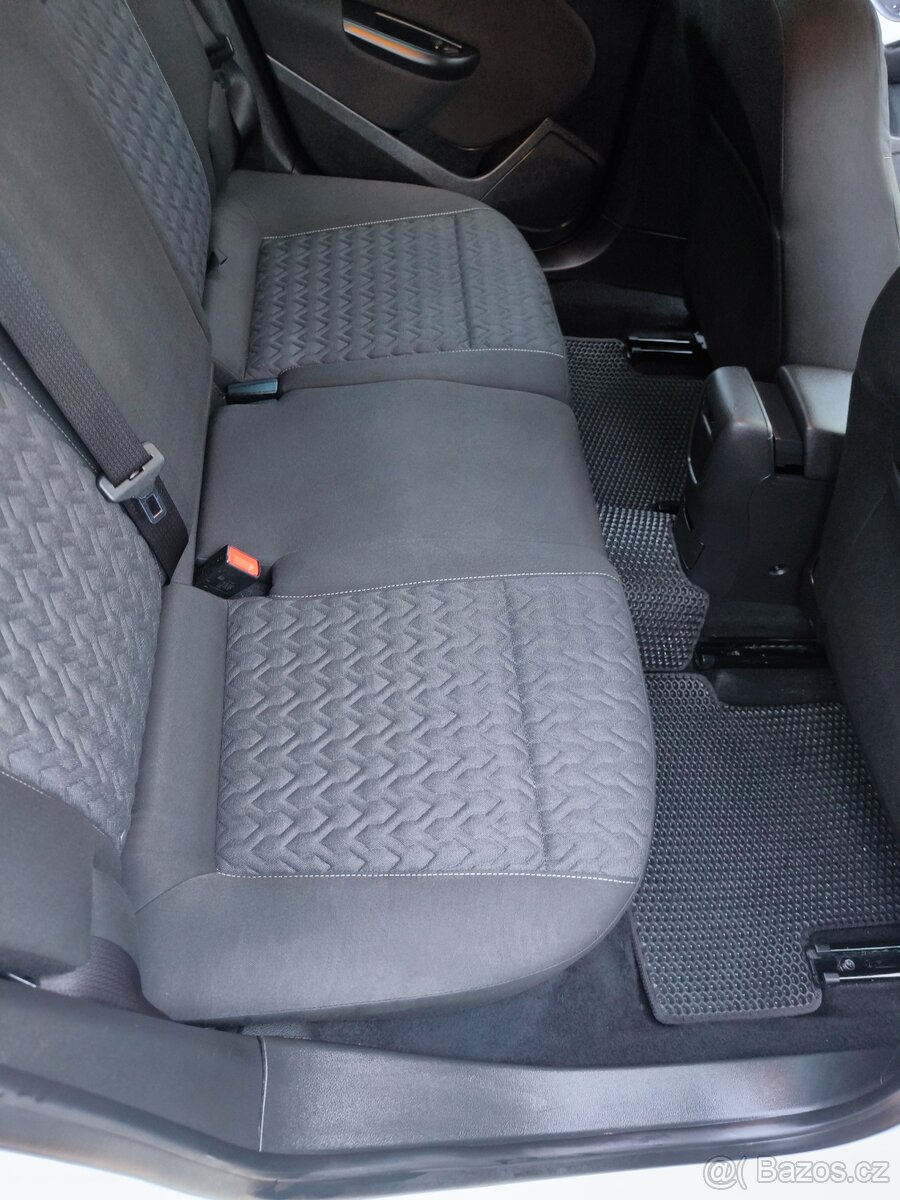 Opel Astra sport tourer 2013 - 10