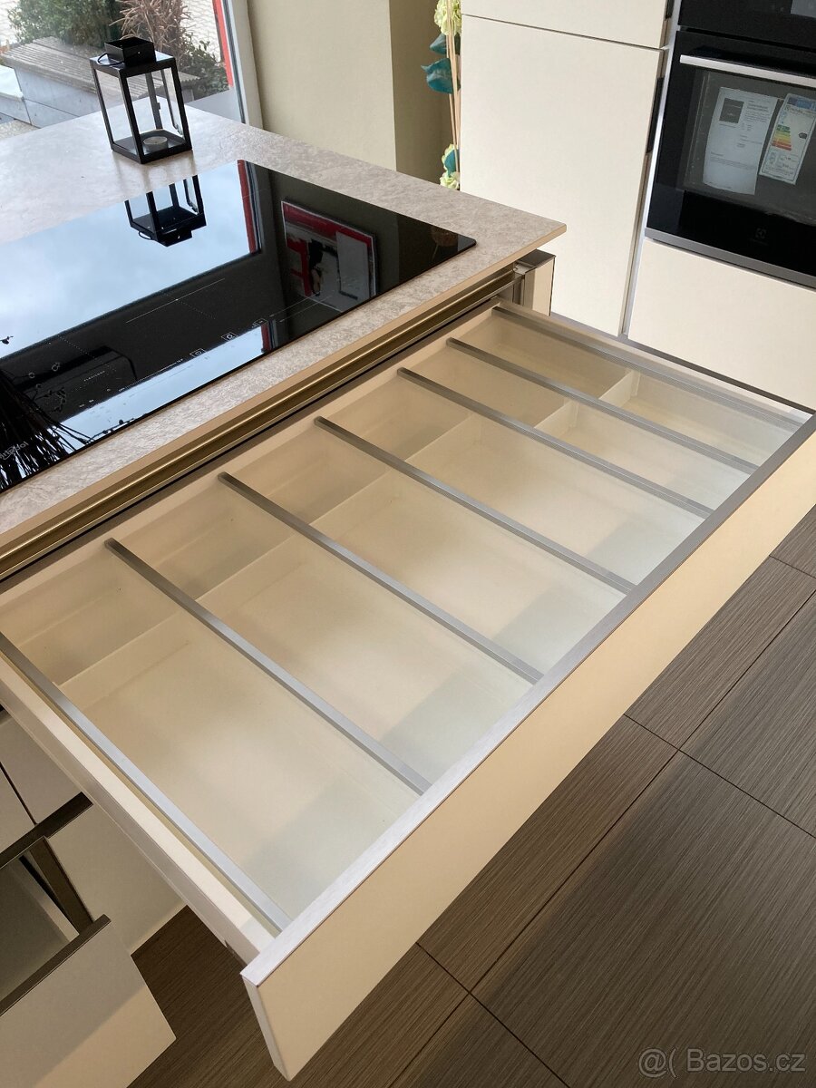 Sykora výprodejová kuchynská linka ze studia - 10