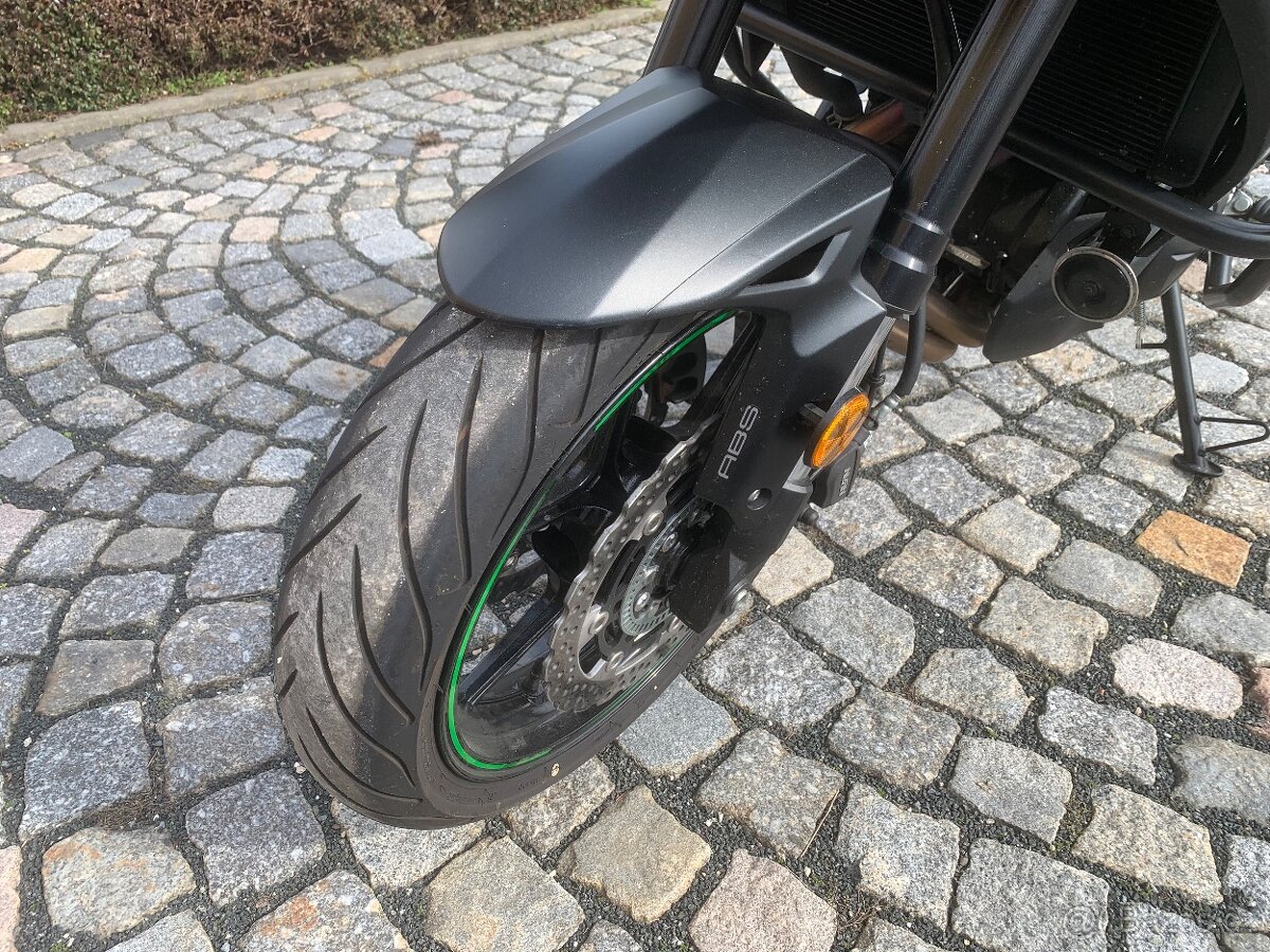 Kawasaki versys 650 SE - 10