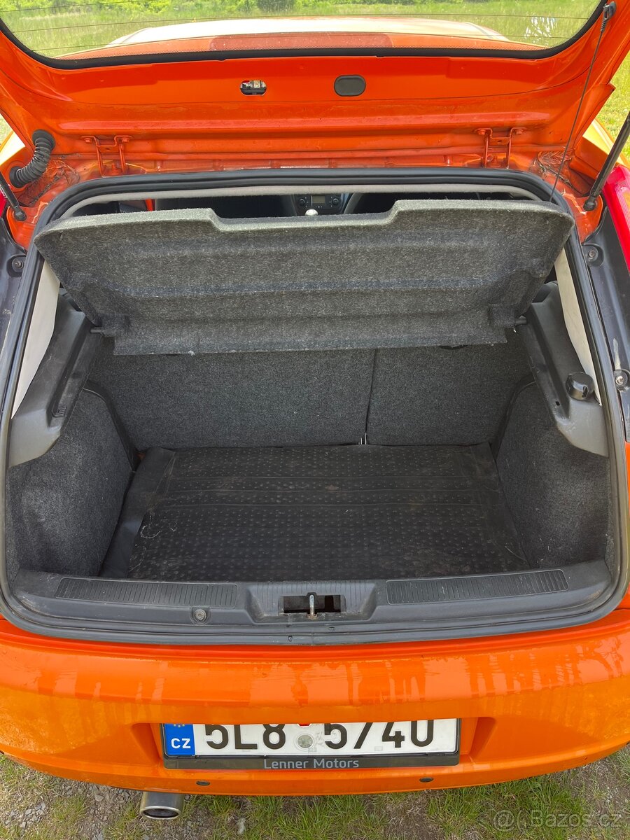 Fiat Punto 1.4 NOVÁ STK - 10