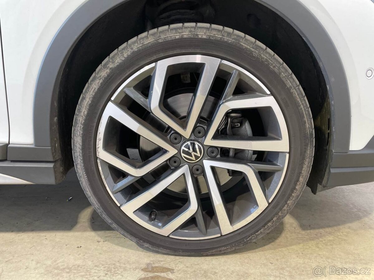 VW Golf VIII Variant Alltrack 4Motion 147 kw - 10