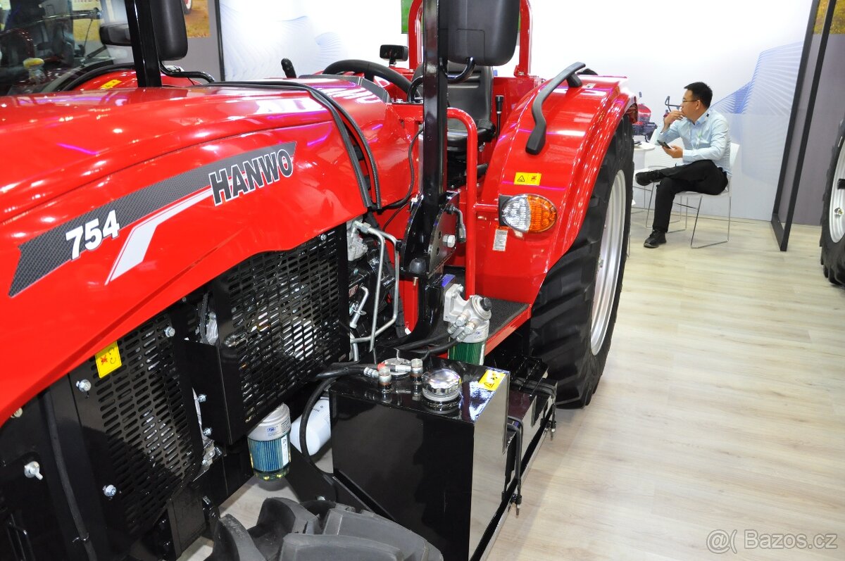 Traktor HANWO HWE 704 C, STAGE V, 4 válcový motor Víčko - 10