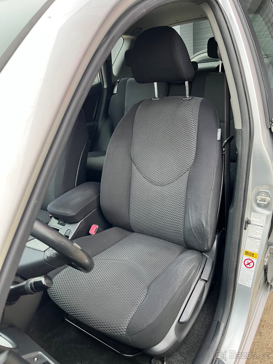 Toyota Rav4 2.2 D-4D 4x4 = Uzávierk, Bez korozie, = - 10