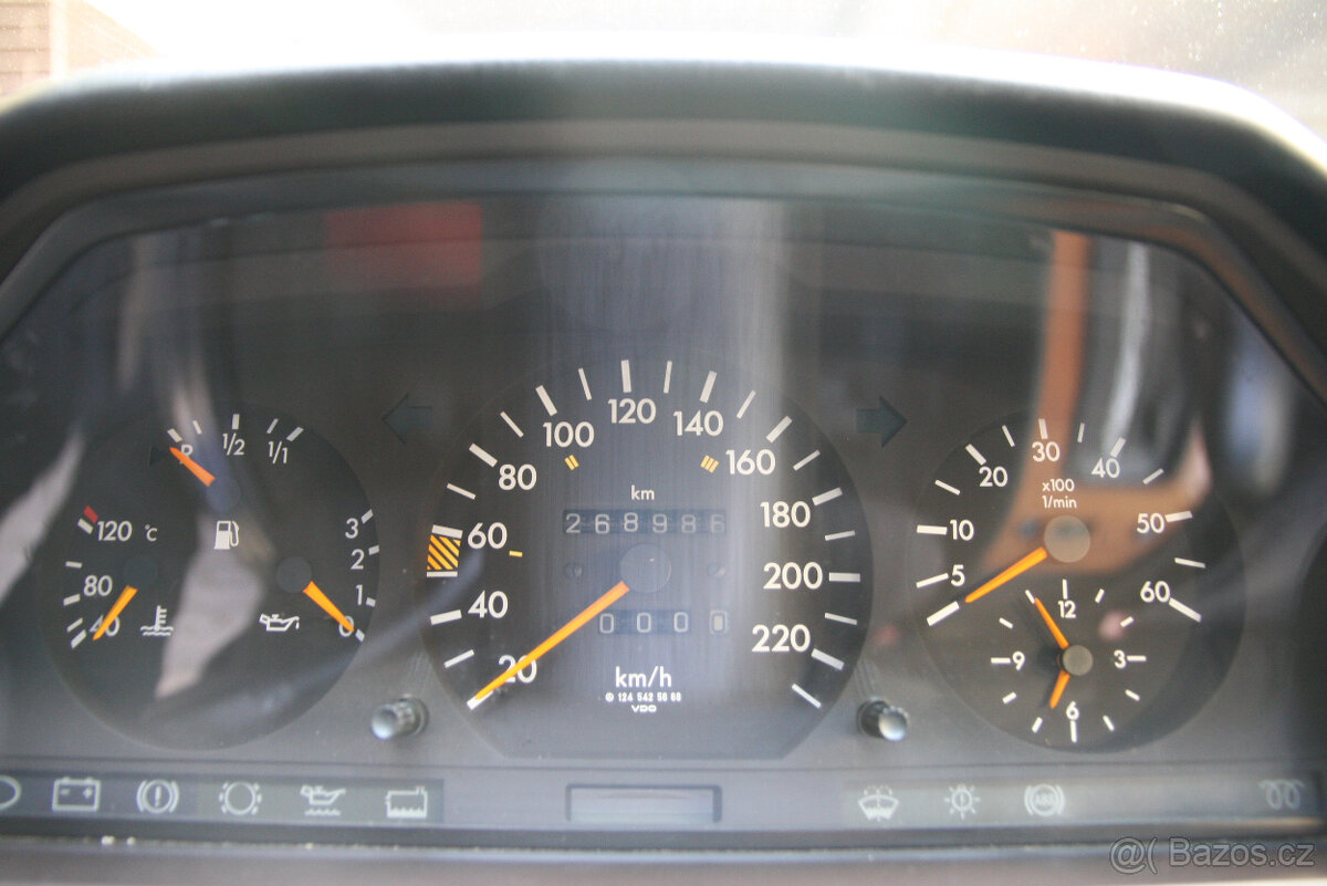 Mercedes-Benz 124 250D turbo - 10