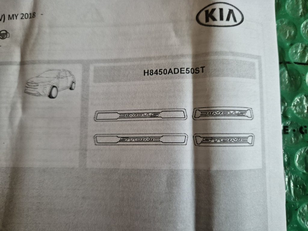 dekorativní ozdobné a ochranné lišty prahu Kia Stonic (YB CU - 10