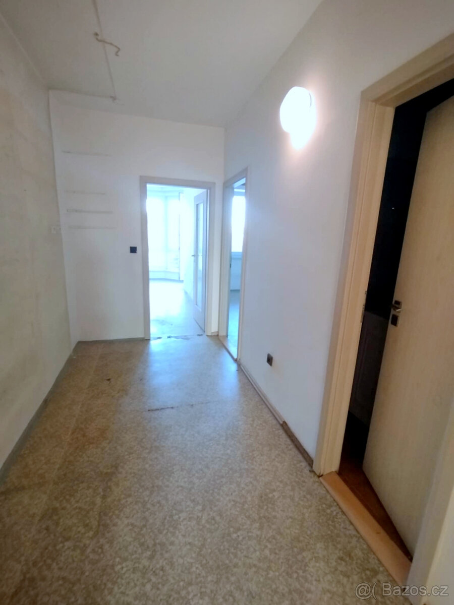 Prodej bytu 3+1 92 m² Dašická, Pardubice - 10