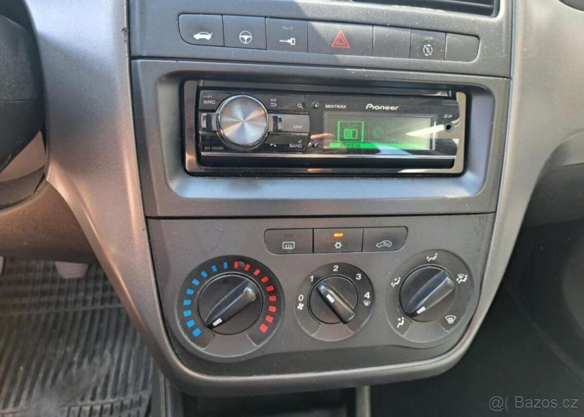 Fiat Grande Punto 1,2 i benzín manuál 51 kw - 10