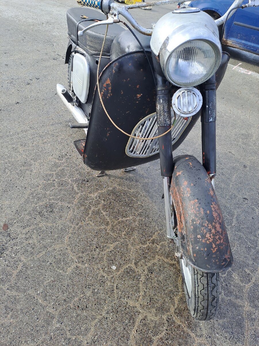 Jawa 250 kyvaĉka typ 353 - 10