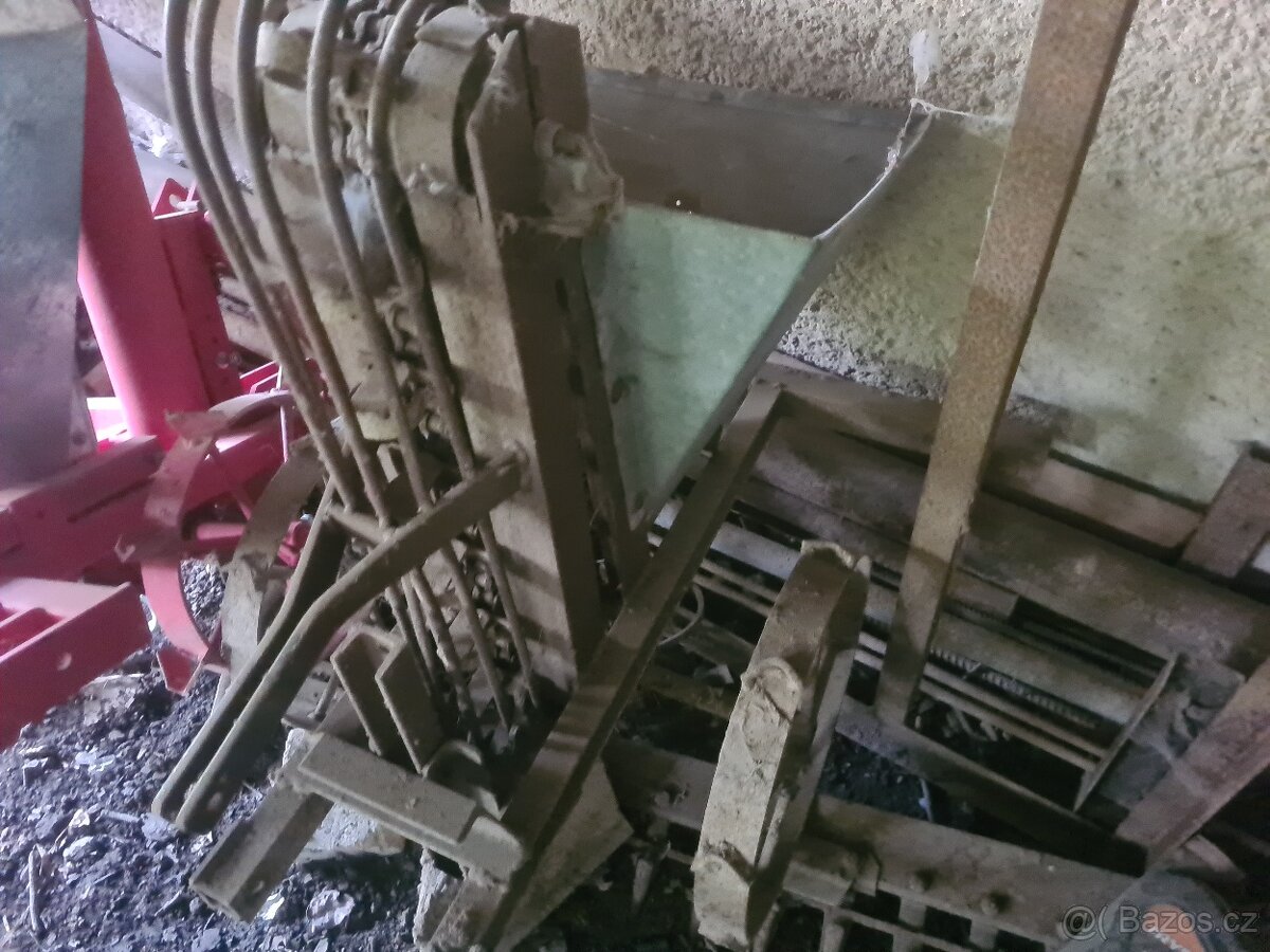 Tomo Vinkovič + valník + špalíkovač + příslušenství - 10