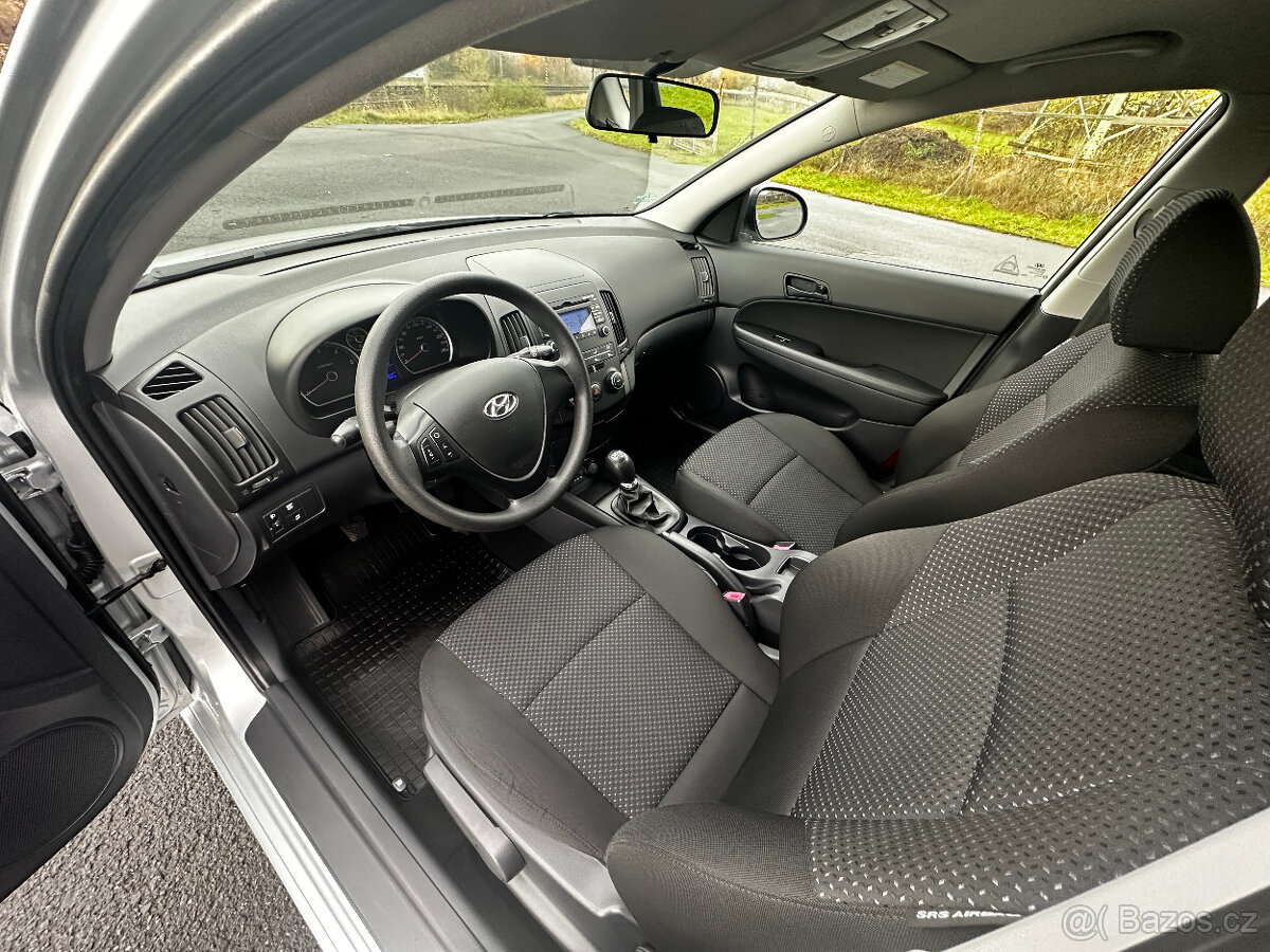 HYUNDAI i30 CW, 1.6 CRDi, r.v. 2011 - 10