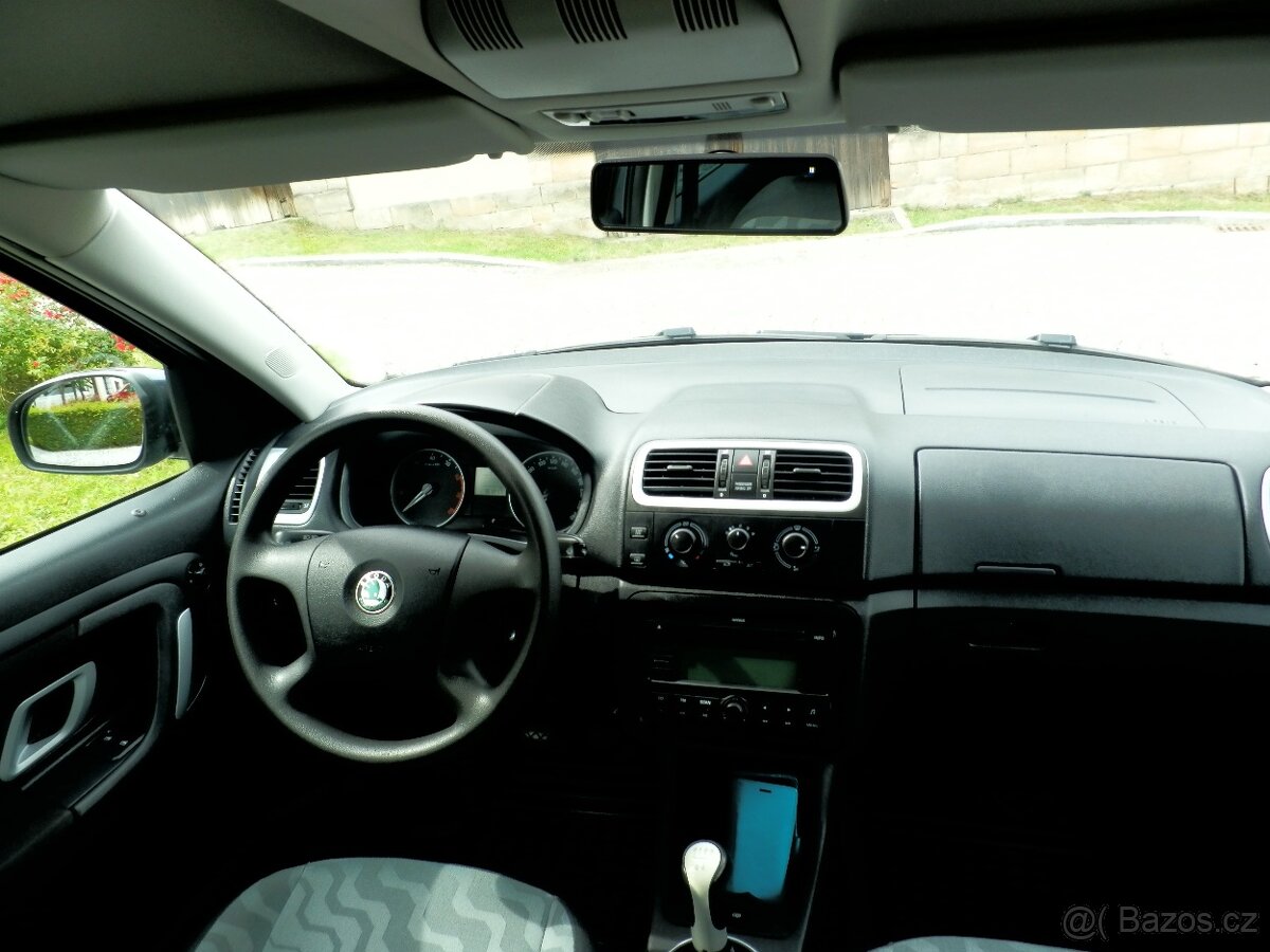 ŠKODA ROOMSTER 1,4 63 KW 16 V TOP STAV - 10