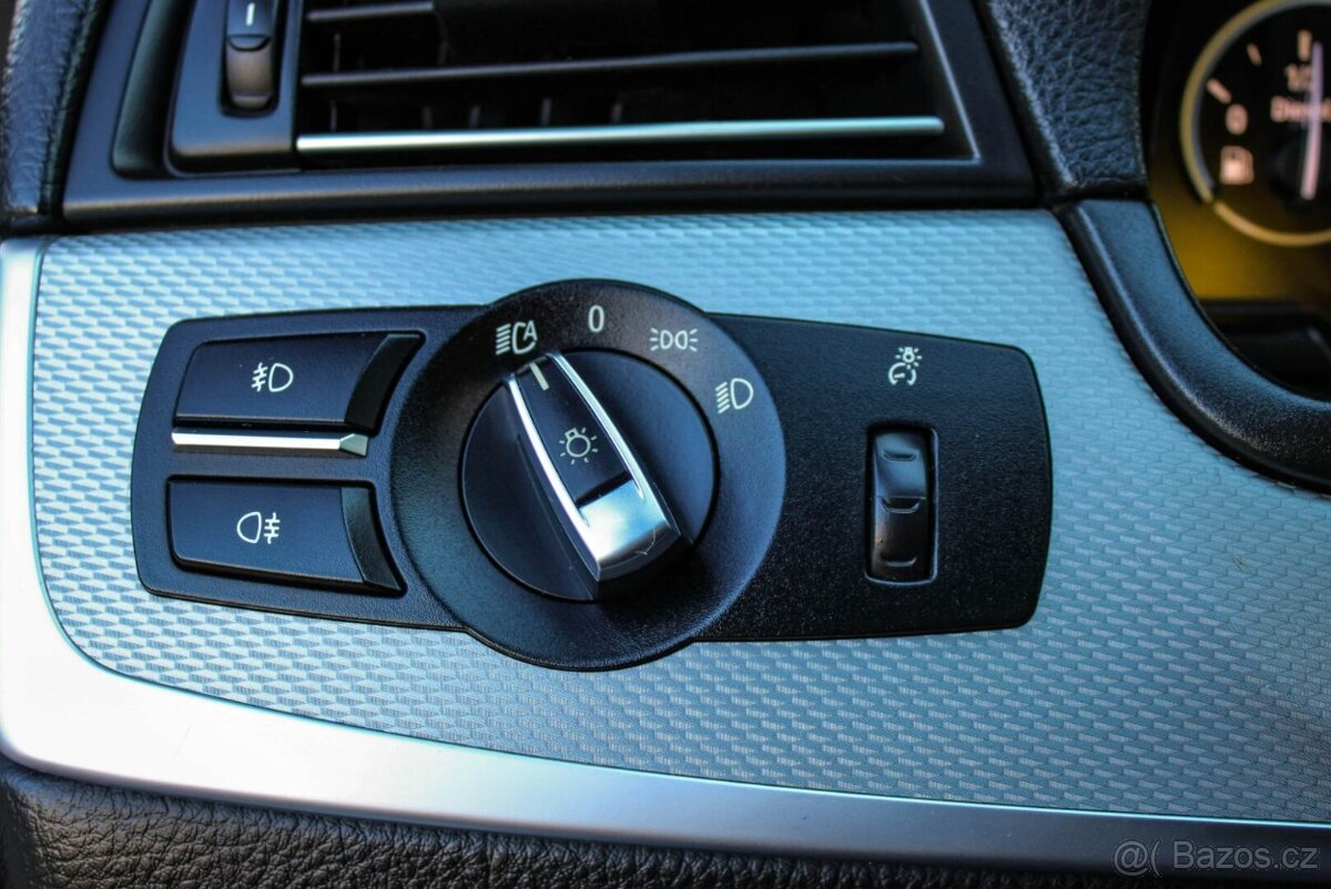 BMW Rad 5 Touring 530d xDrive - 10