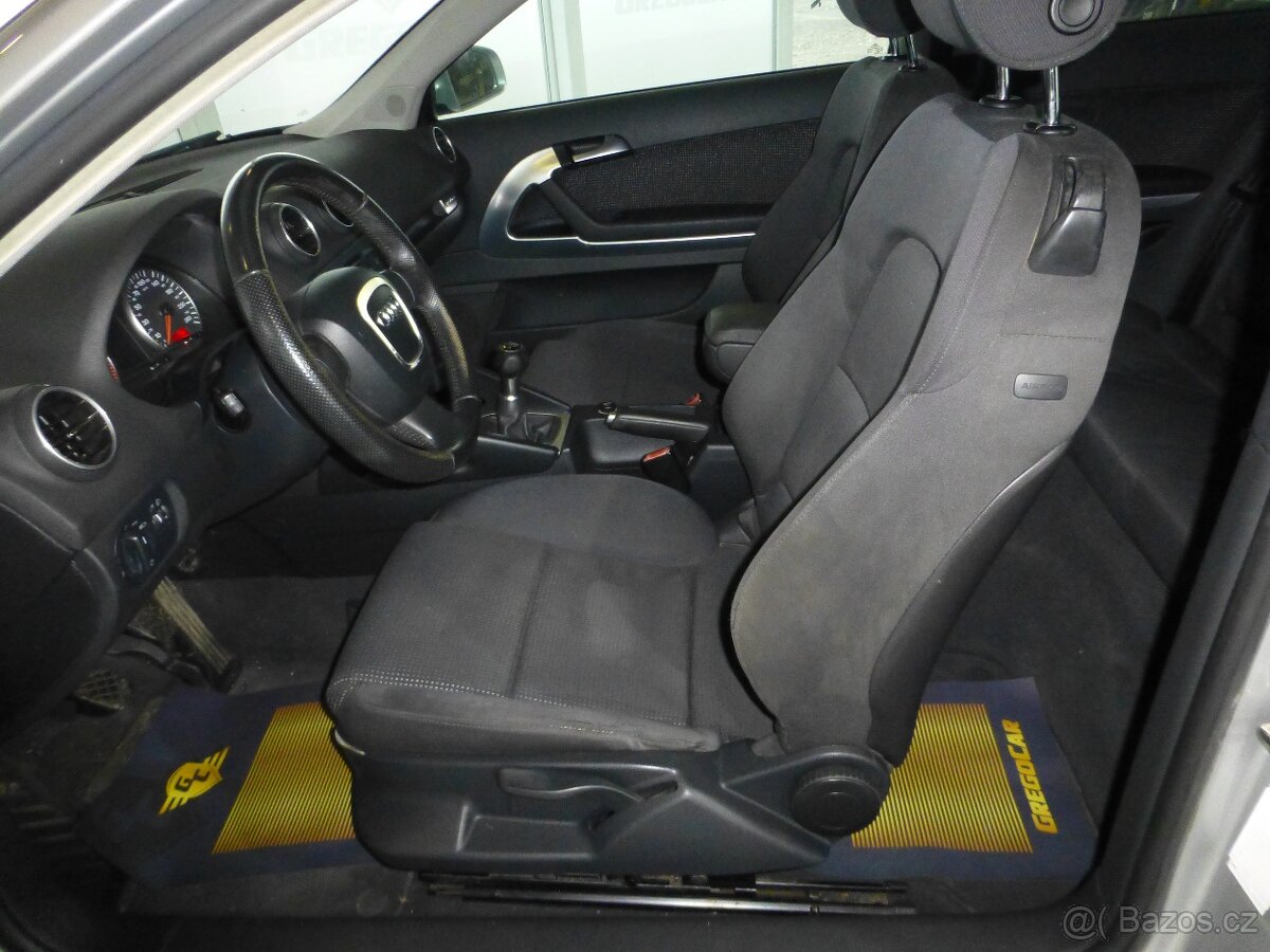 Audi A3 2,0TDI QUATTRO ALU KOLA DIGI - 10