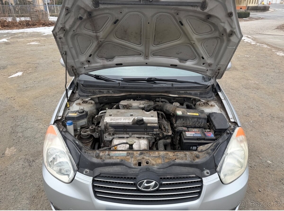 Hyundai Accent - 10