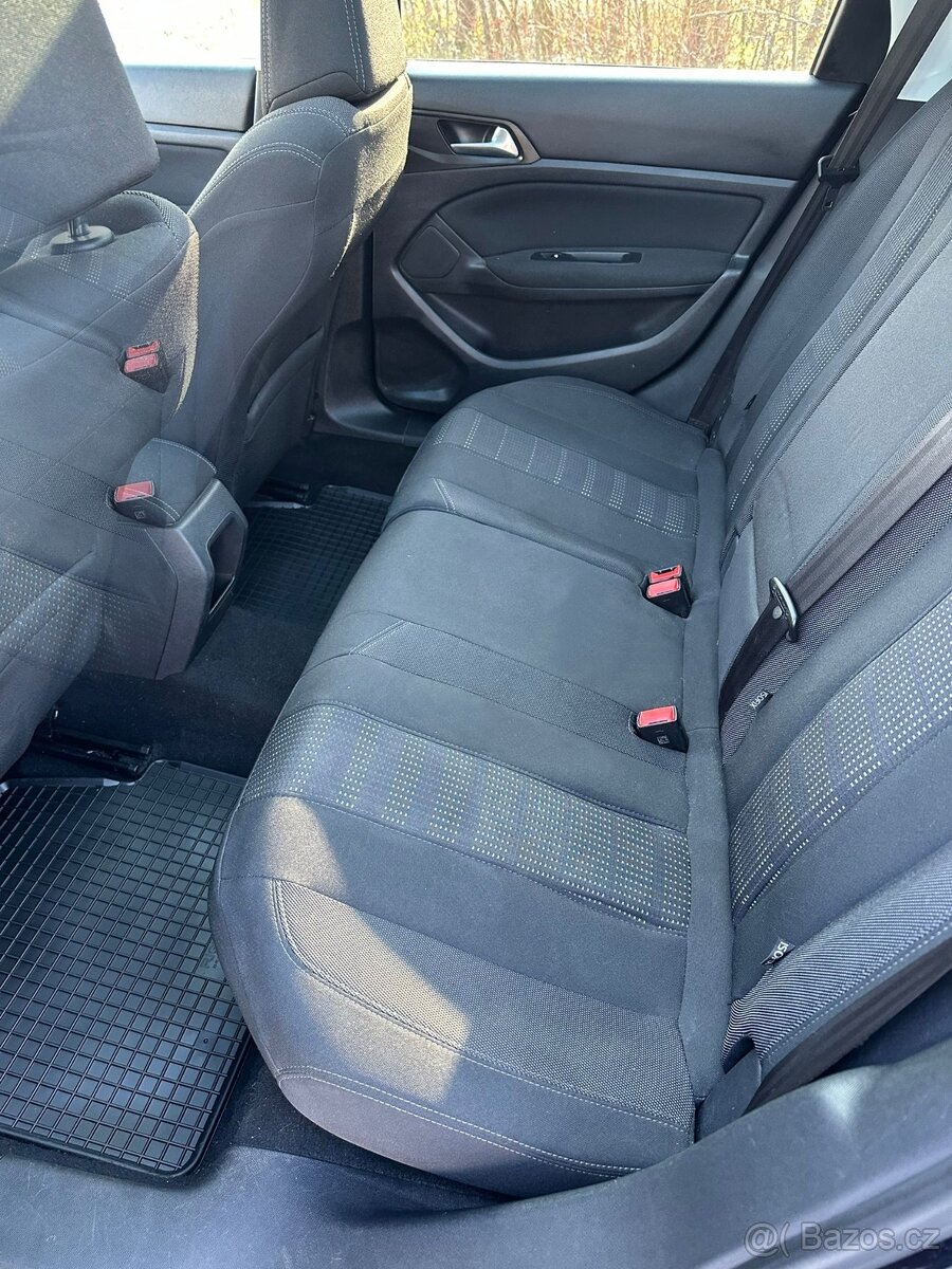 Peugeot 308, 1,6 HDi 88 kW PANORAMA - 10