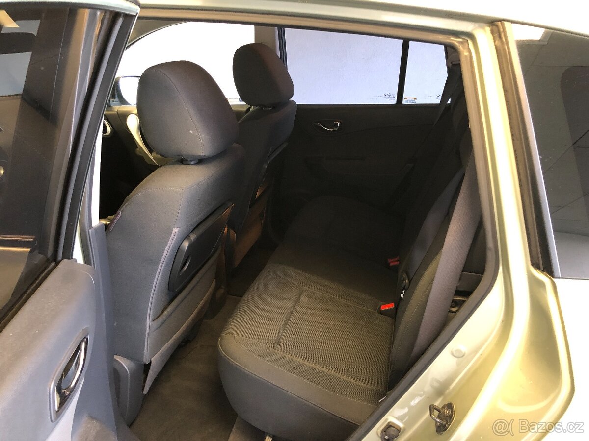 RENAULT KOLEOS 4x4 2,0 dCi - 10