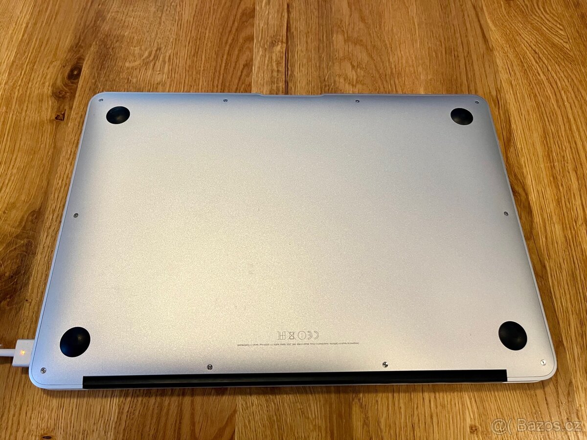 Apple MacBook Air 13” (Early 2015) A1466, 480 GB SSD - 10