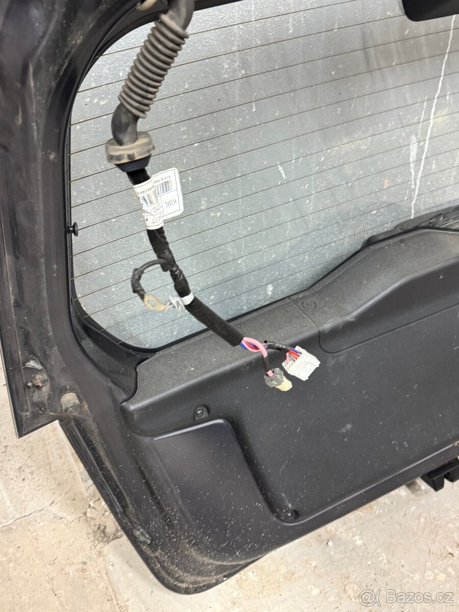 Hyundai Getz, zadní 5. (páté) dveře - 10