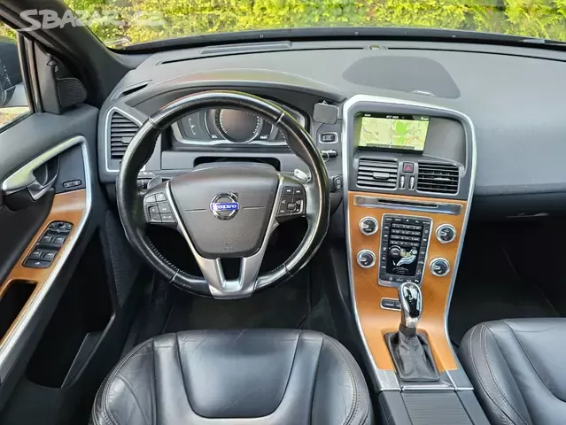 Volvo XC60 2.4 D5 169kW,AWD,Summum,Webasto,141tkm,Pano,Navi. - 10