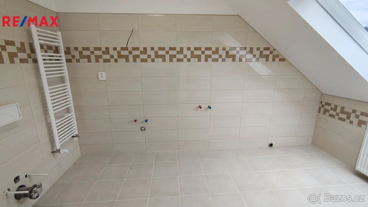 Podkrovní byt 2+kk, 66,9m² - před dokončením - 10
