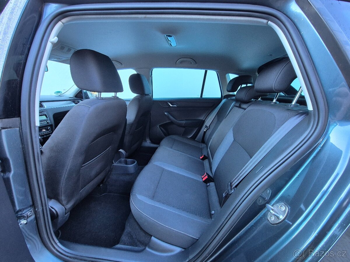 ŠKODA Rapid 1.2TSI 77kW Spaceback Ambition - 10