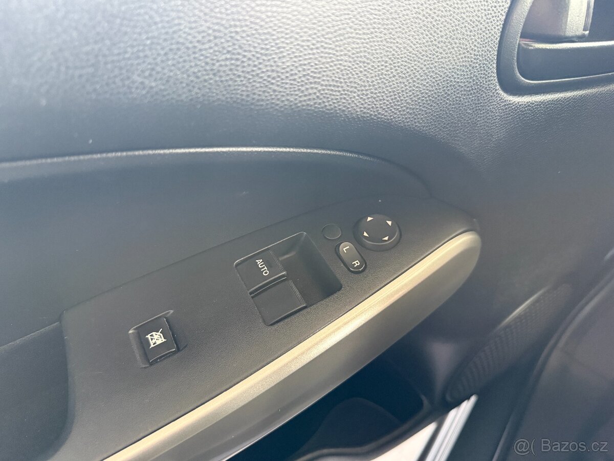 Mazda 2 1,4 55kW,SERVISKA - 10