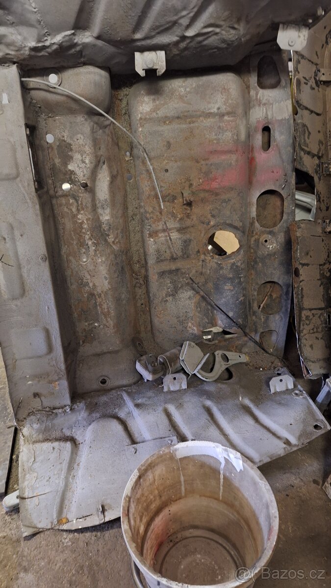 Podlaha skoda 110r - 10