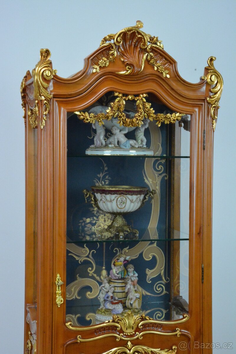 Zámecká vitrína - masiv - 10