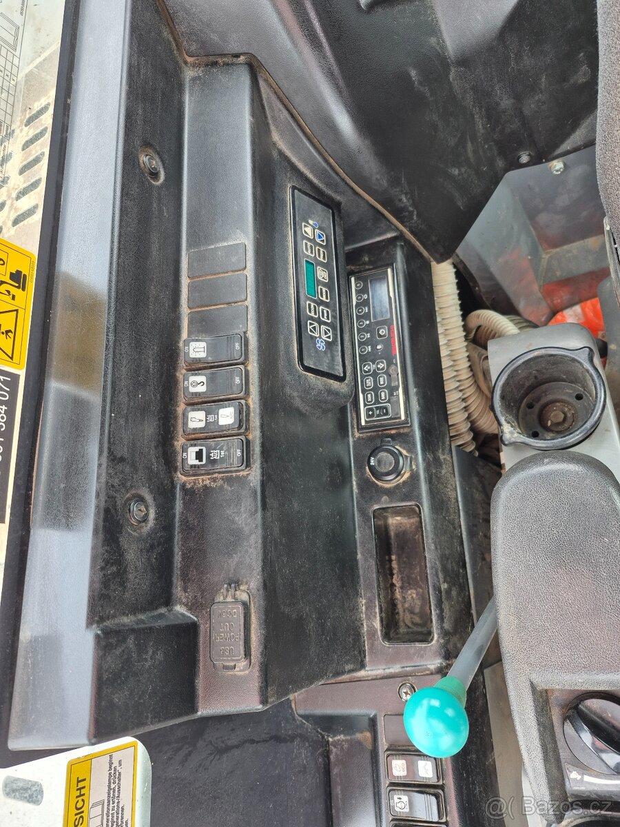 Pásové rypadlo Takeuchi TB2150 - 10