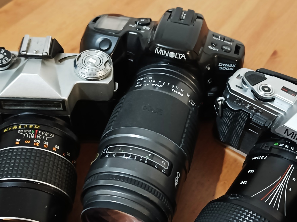 2- FOTOkonvolut - fotoaparáty, objektivy (Minolta, Zenit) - 10