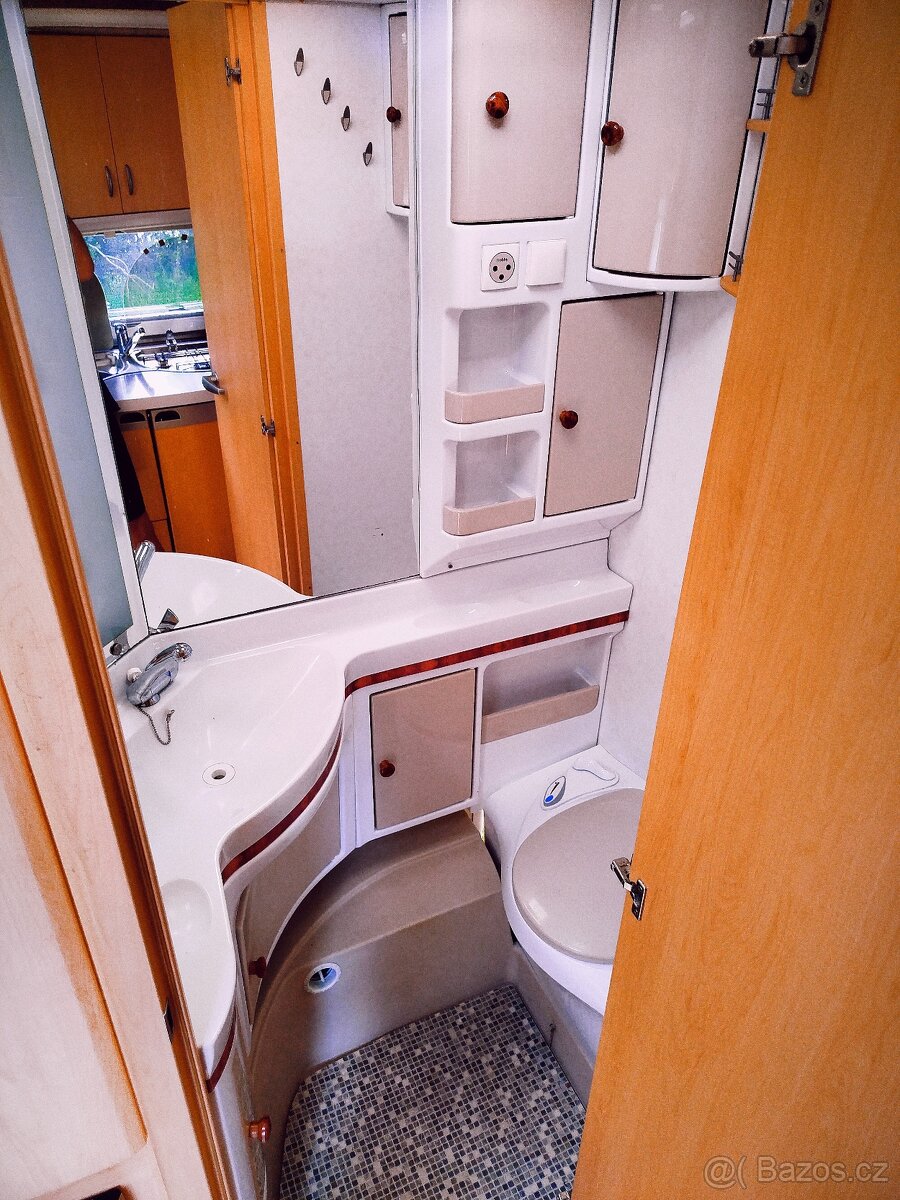 Karavan, Obytný přívěs Hobby 550 De Luxe - 10