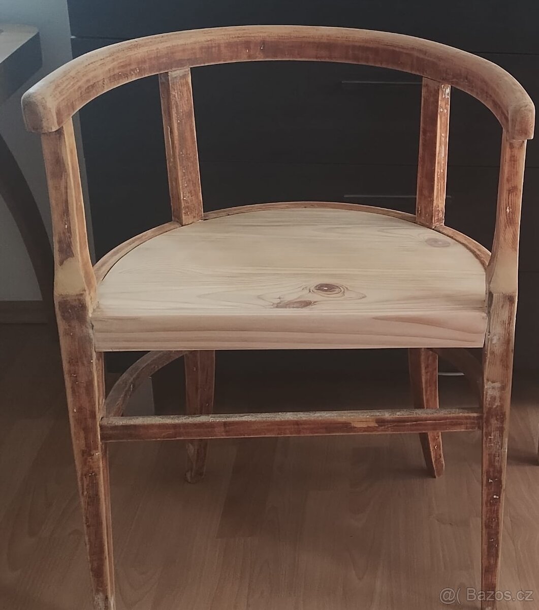 Celodřevěná židle - 10