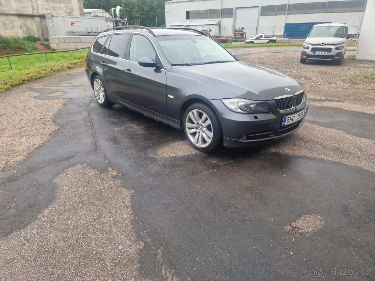 BMW 330xi Touring (E91) – xDrive – 3.0 benzín Automat Rok vý - 10